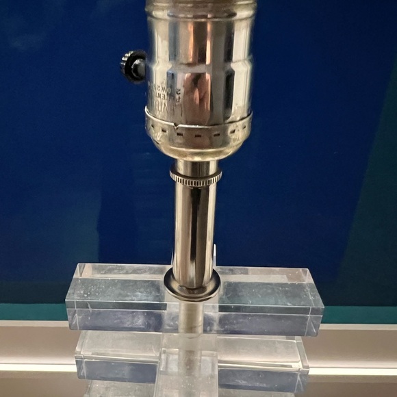 Vintage Lucite Lamp 1960's Miami Beach Designer Quality - STUNNING - Picture 5 of 7